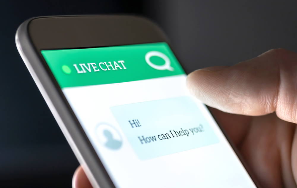 the-role-of-live-chat-and-chat-bots-in-creating-exceptional-customer-experiences
